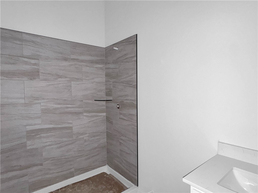 Pine Hollow - Residential