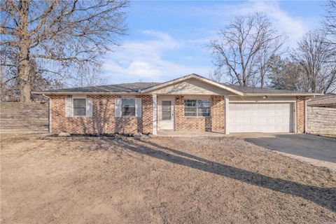 Photo of 803 Gutensohn Road, Springdale, AR 72762 (MLS # 1333824)