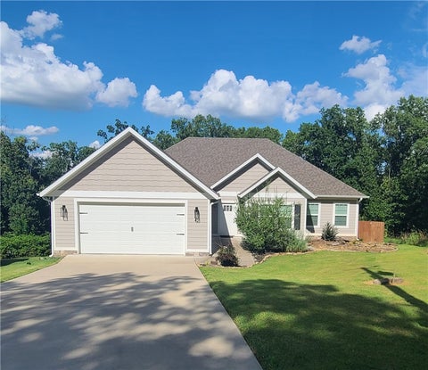 Photo of 42 Tummell Drive, Bella Vista, AR 72715 (MLS # 1353545)