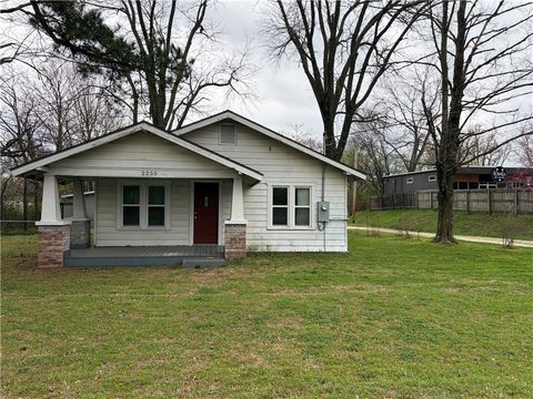 Photo of 2255 E Huntsville Road, Fayetteville, AR 72701 (MLS # 1339373)