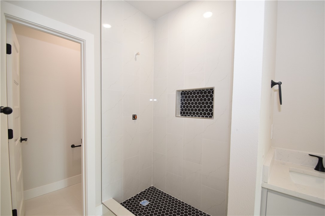 Crystal Cove Ph I - Residential Lease