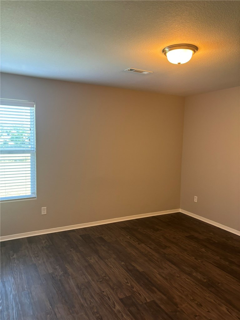 Holland Crossing Comm Sub - Residential Lease