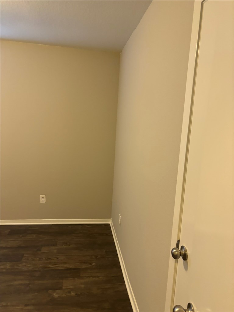 Holland Crossing Comm Sub - Residential Lease