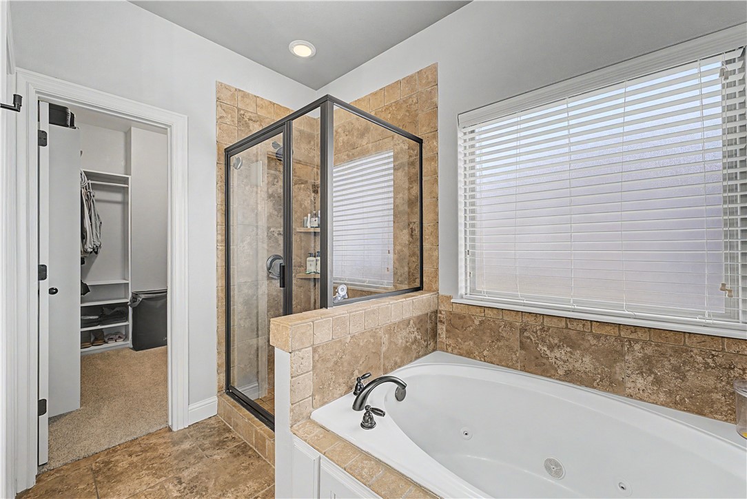 Hamptons, The Cave Spgs - Residential