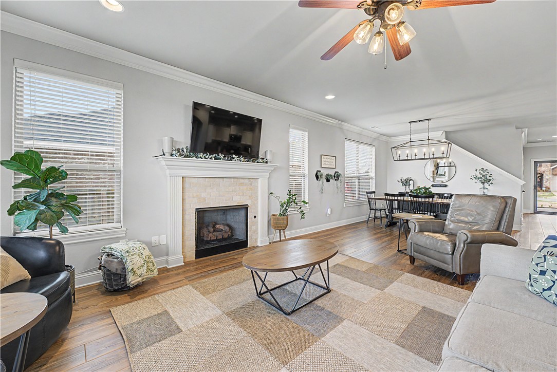 Hamptons, The Cave Spgs - Residential