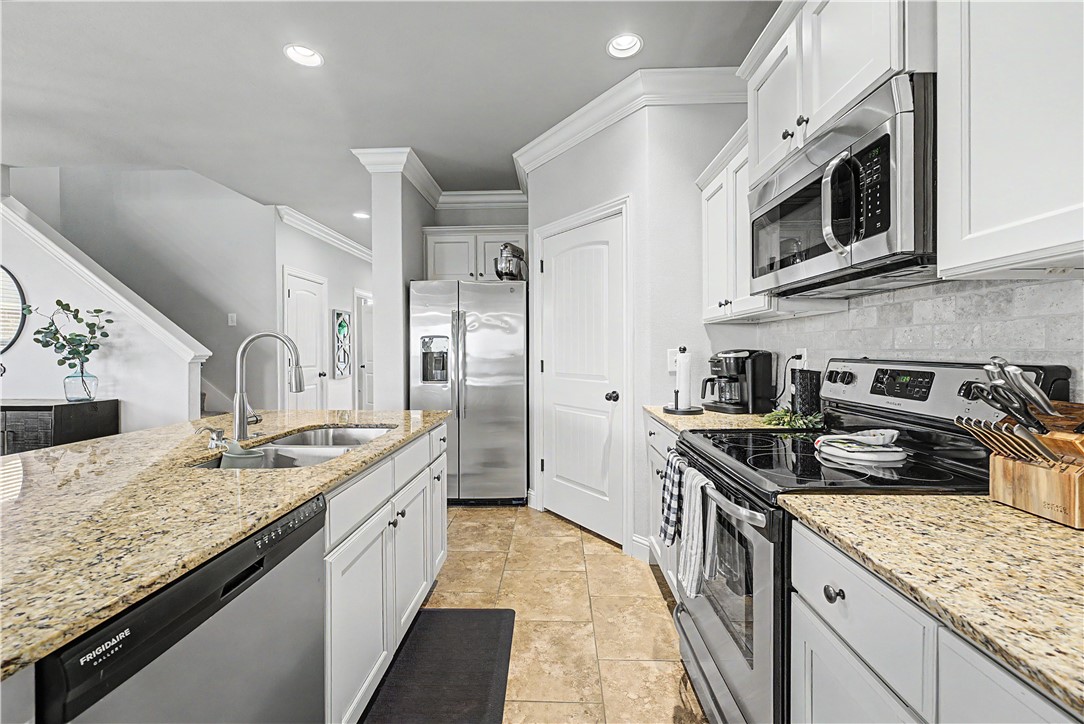 Hamptons, The Cave Spgs - Residential