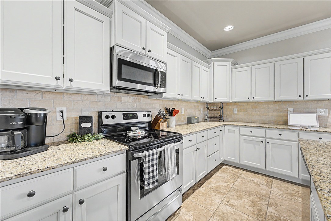 Hamptons, The Cave Spgs - Residential