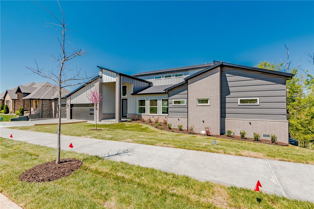 SUMMIT PLACE - Residential