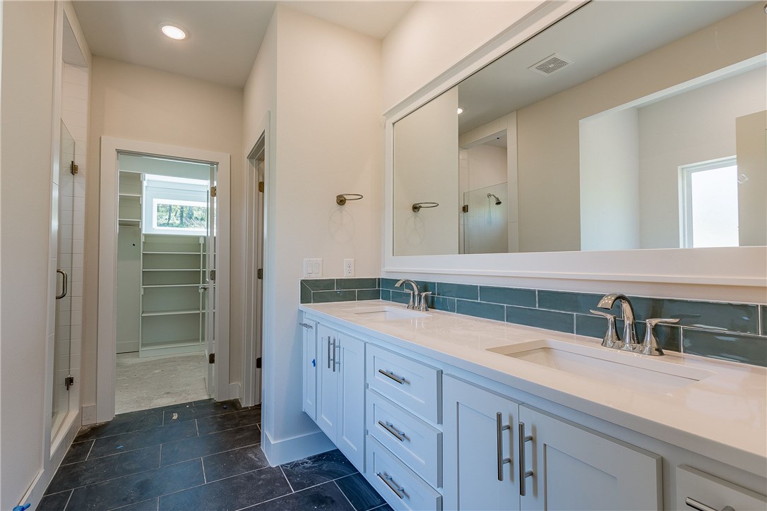 SUMMIT PLACE - Residential