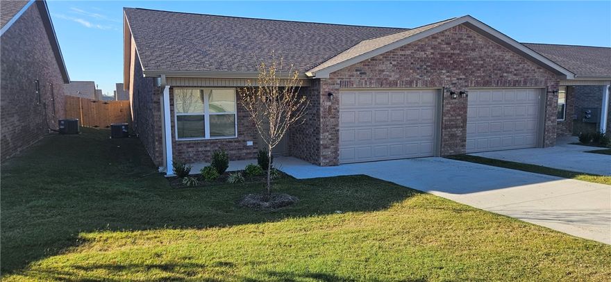 Brand new duplexes in Bentonville close to NWA Regional Airport for lease. Home features 3 bedrooms, 2 bathrooms, 2 car garage, LVP throughout home, granite countertops, ceiling fans, open floorplan, covered back patio for grilling/entertaining, fenced in yard and all appliances included. 1 month free rent with all 1 year leases signed by October 1st, 2025.