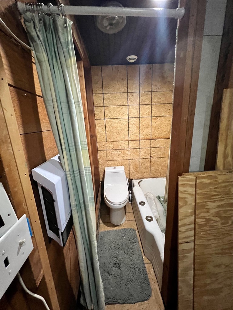 11-16-31 FAYETTEVILLE OUTLOTS - Residential