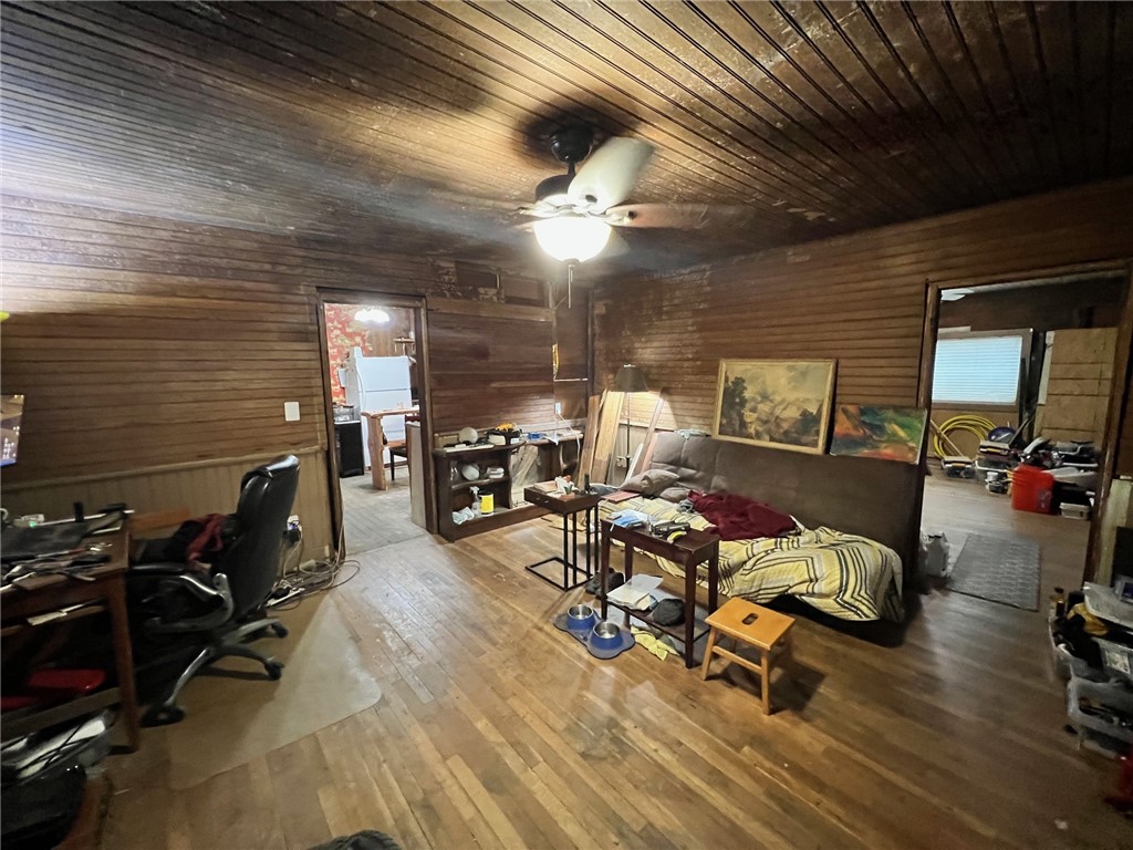 11-16-31 FAYETTEVILLE OUTLOTS - Residential