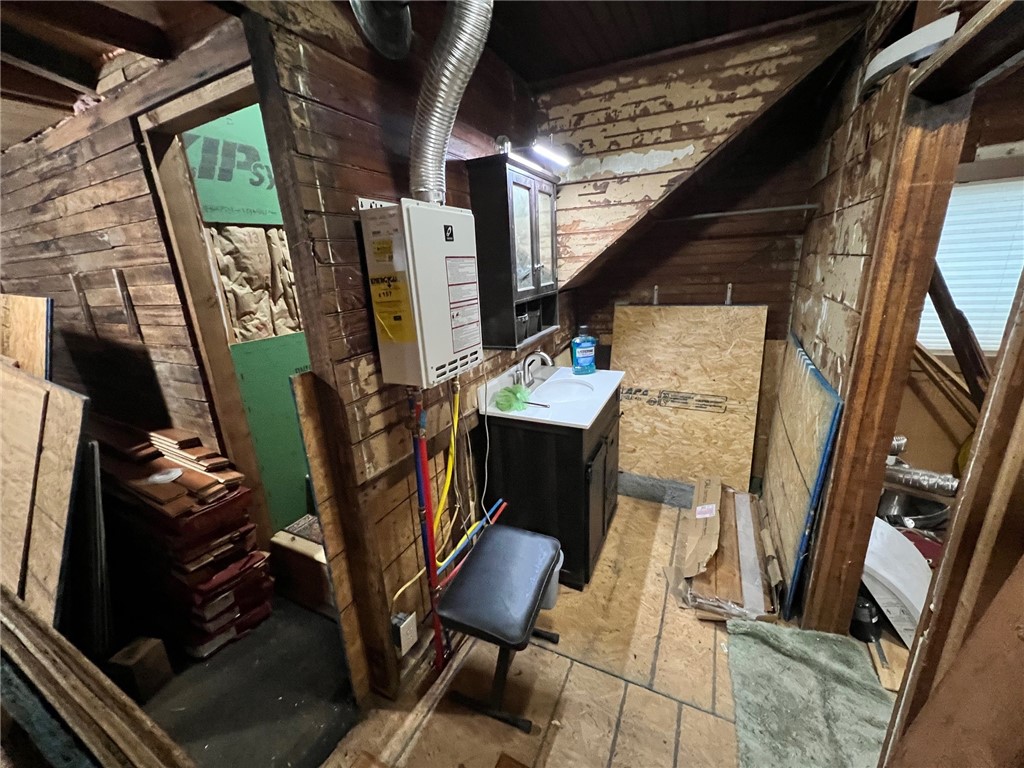 11-16-31 FAYETTEVILLE OUTLOTS - Residential