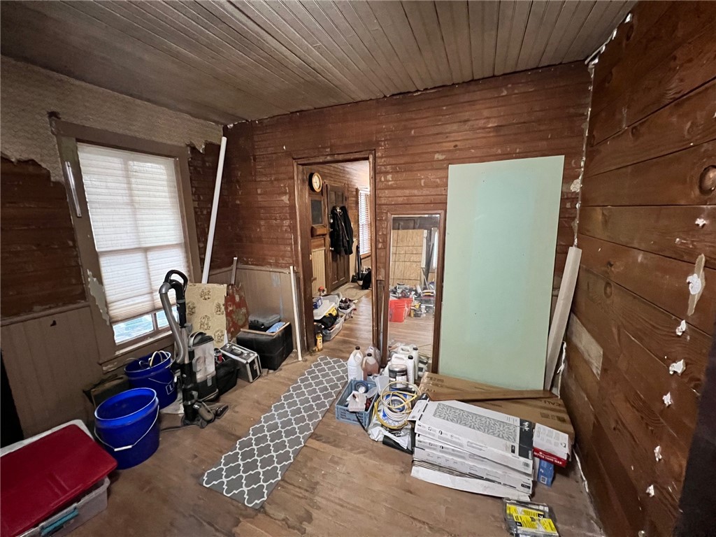 11-16-31 FAYETTEVILLE OUTLOTS - Residential