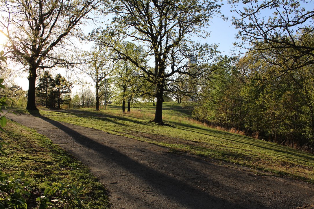 617 Hilltop Circle