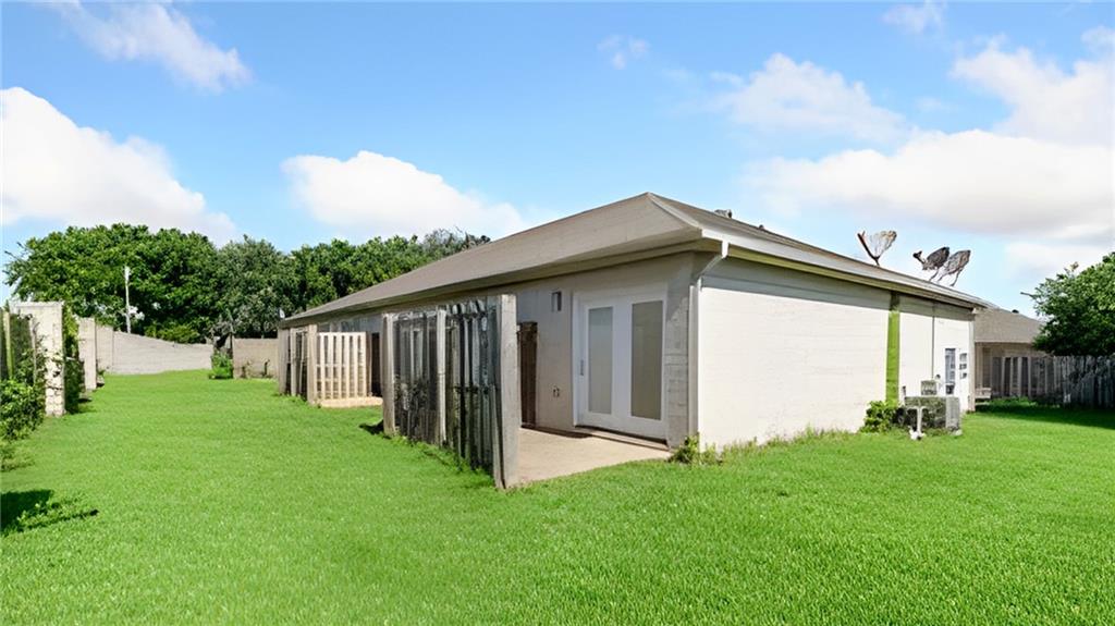 Trinity Place Triplex Units - Residential