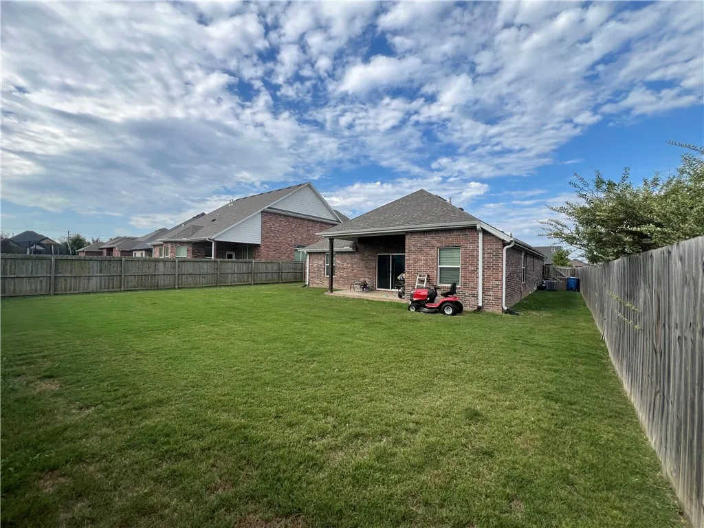 Bentonville, Arkansas 72713, United States, 4 Bedrooms Bedrooms, ,2 BathroomsBathrooms,Residential,Active,152442