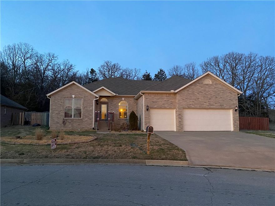 A rare blend of privacy and convenience in NWA, this beautifully maintained home offers privacy, modern upgrades, and easy commutes to the U of A, and downtown Fayetteville. This house features:

Fenced backyard with beautiful view of nearby hills
No neighbors on three sides.