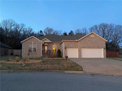 Photo of 656 Foothills Drive, Fayetteville, AR 72701 (MLS # 1336453)
