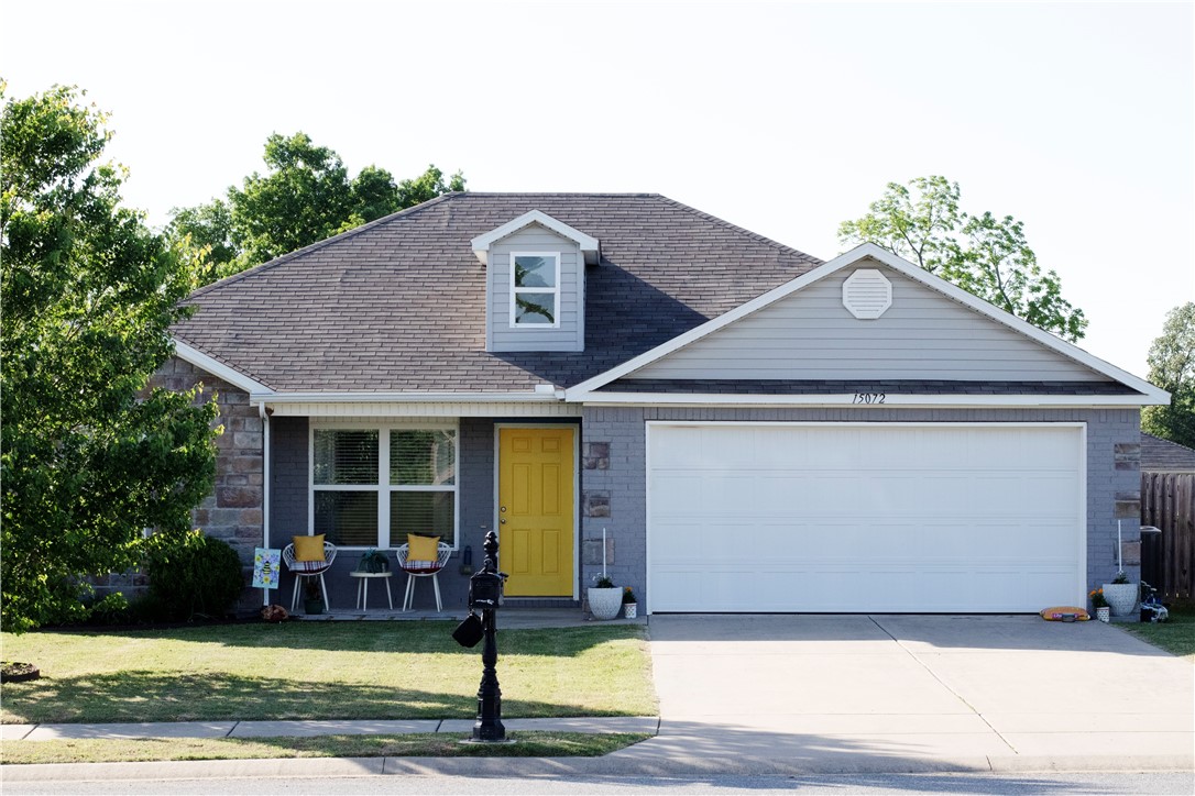 Assumable loan on this like-new 3 BR, 2 Bath home in a picturesque subdivision with split BR concept. Open floor plan with kitchen opening to the living room. Light and bright with vaulted ceilings, utility room with W/D, ample storage, 2 car garage, fenced in back yard with garden area, cozy back patio, and RV/boat parking. Enjoy the perfect blend of rural tranquility and urban convenience. Located a short drive from downtown Rogers, this home is ideal for those seeking a peaceful life style without sacrificing accessibility.
