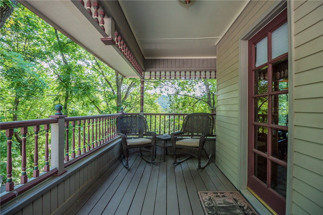 Magnetic Bays - Residential