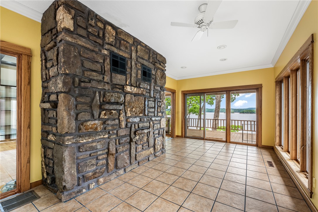 Lisa Capri Sub Rurban - Residential