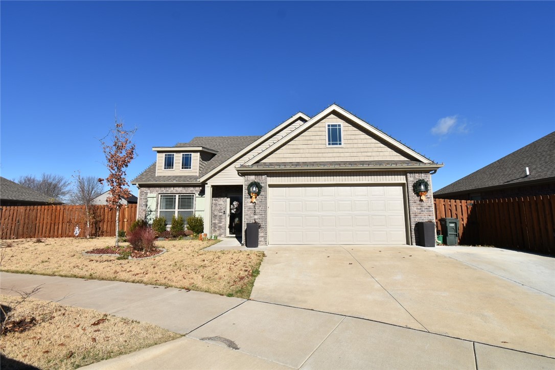 Gorgeous home. Newly constructed 2 story, 3 bed, 2 & 1/2 bath in quiet neighborhood. Parking pad for extra car, gas hook-up on partially covered porch with hot tub. Perfect for hosting, or quiet personal enjoyment. Large open kitchen and living room with granite counter tops throughout.