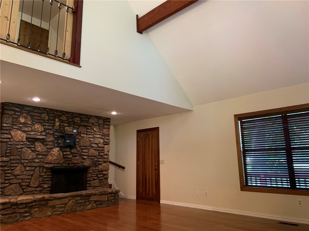 Rural Oaks Sub Rogers - Residential Lease