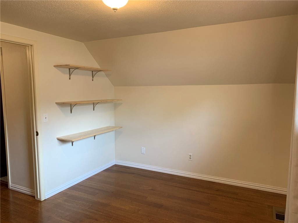 Rural Oaks Sub Rogers - Residential Lease
