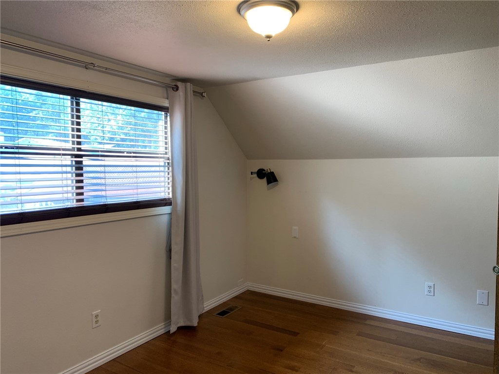 Rural Oaks Sub Rogers - Residential Lease