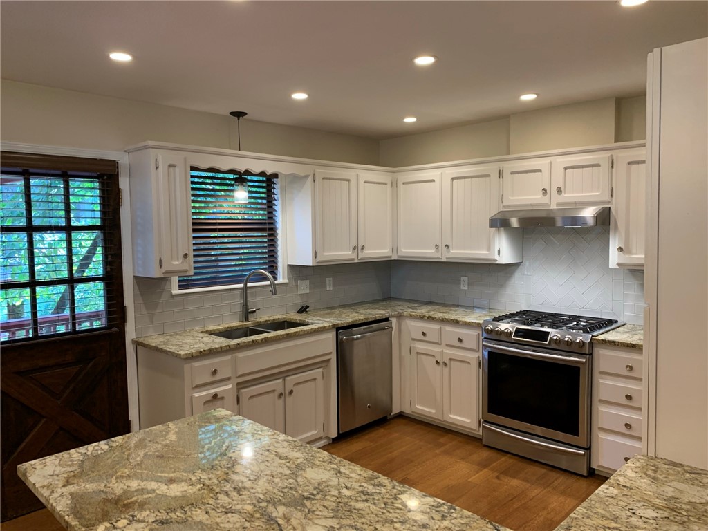 Rural Oaks Sub Rogers - Residential Lease