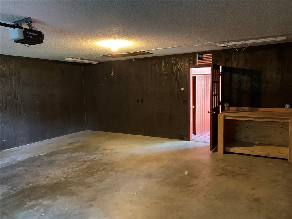 Rural Oaks Sub Rogers - Residential Lease