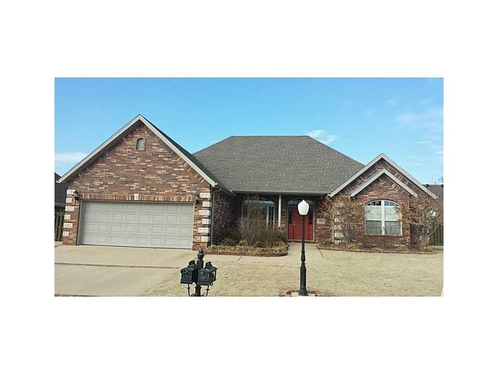 Beautiful home located just across from the botanical gardens and Lake Fayetteville! Home features real hardwood flooring, white kitchen, granite counters, spacious master bedroom, and much more!