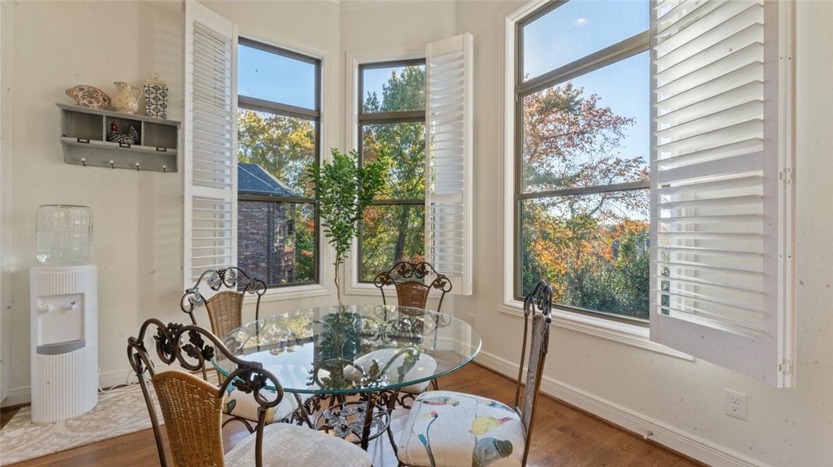 Shadow Valley Ph Vi Rogers - Residential