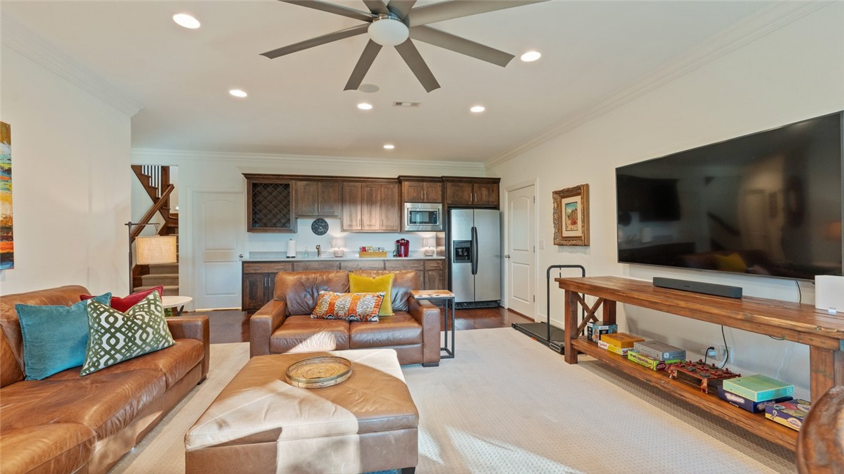 Shadow Valley Ph Vi Rogers - Residential