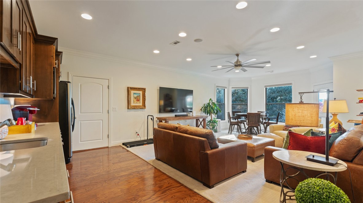 Shadow Valley Ph Vi Rogers - Residential