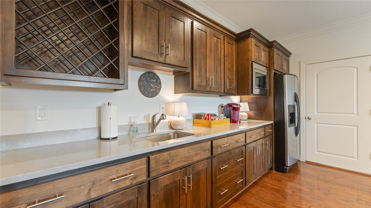 Shadow Valley Ph Vi Rogers - Residential