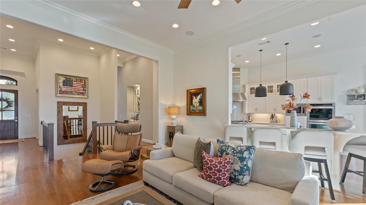 Shadow Valley Ph Vi Rogers - Residential