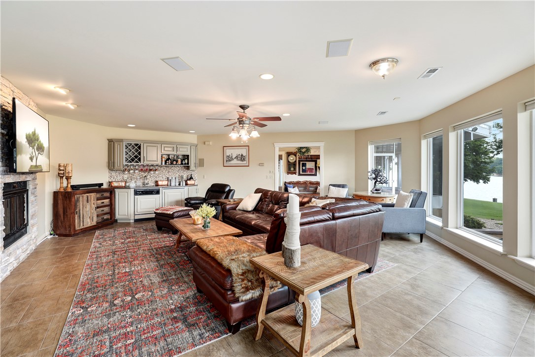 Mayfair Sub Bvv - Residential