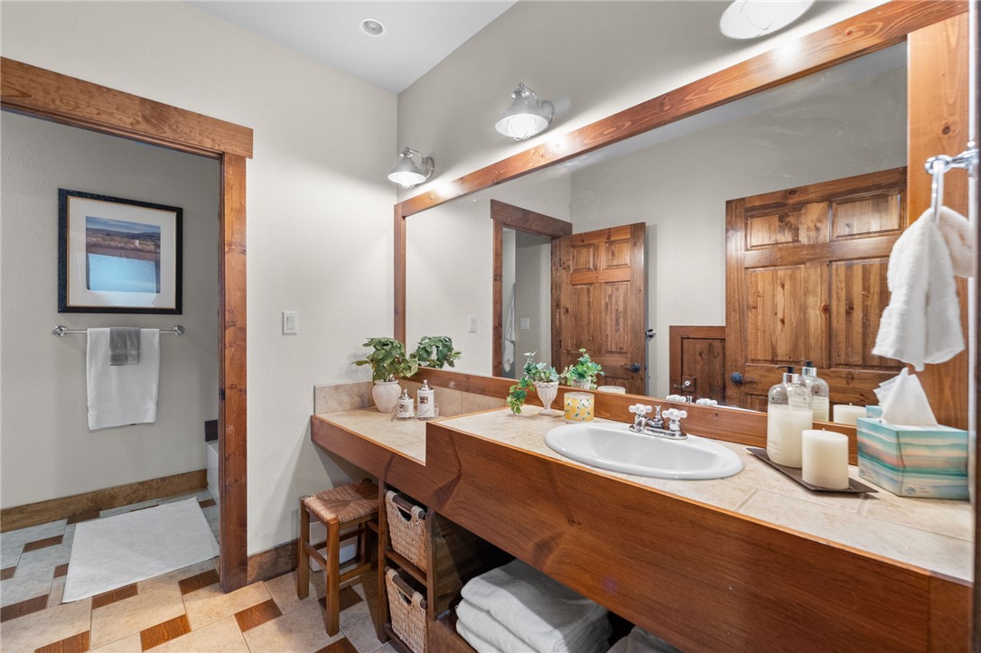 Unit 11, Holiday Island - Residential