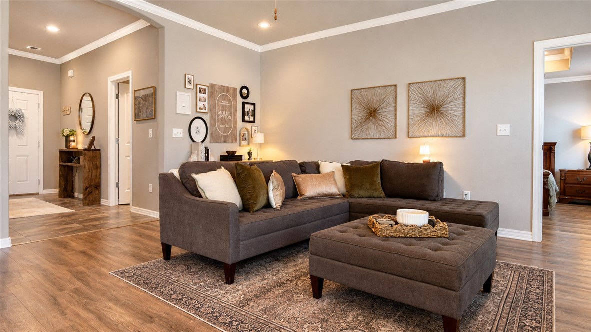 Chelsea Point Ii Rogers - Residential