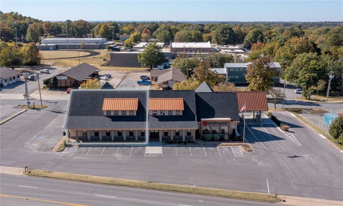 Fayetteville Outlots - Commercial Lease