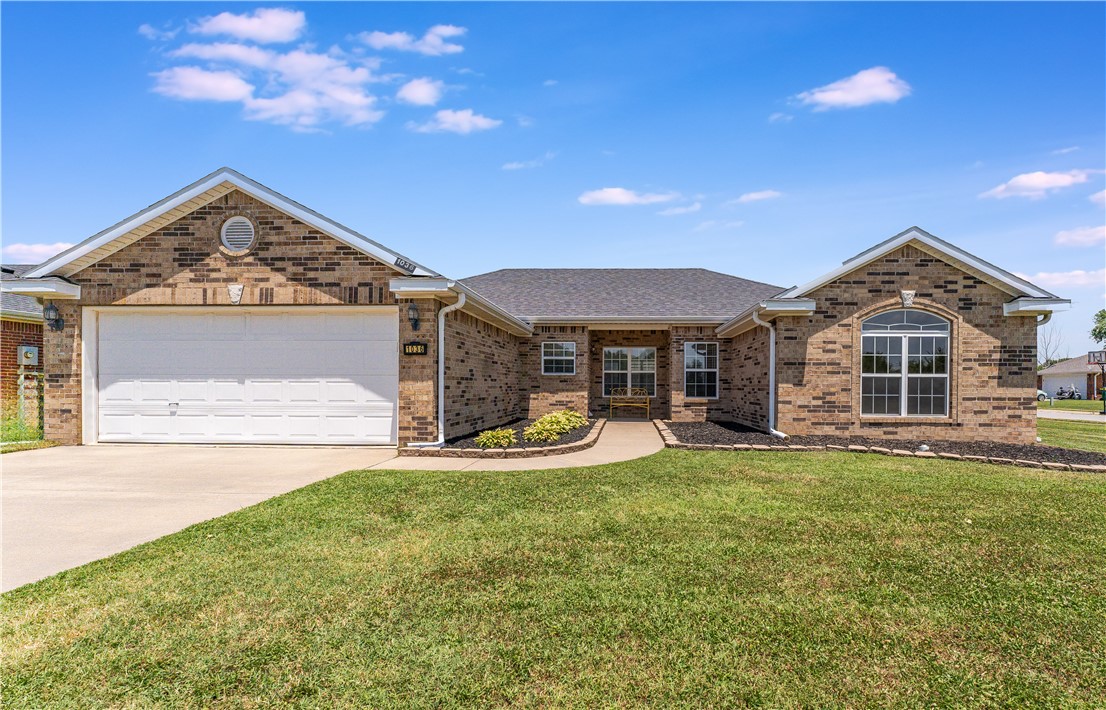 Looking for a 4 bedroom home with all brick exterior on a corner lot? This is it, spacious bedrooms, double vanity in master bath, split floor plan, new roof 2 months ago.