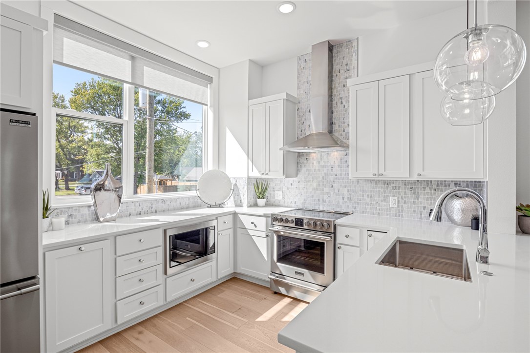 T J Hollands Sub Bentonville - Residential