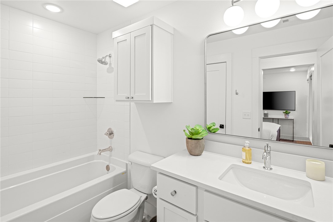 T J Hollands Sub Bentonville - Residential