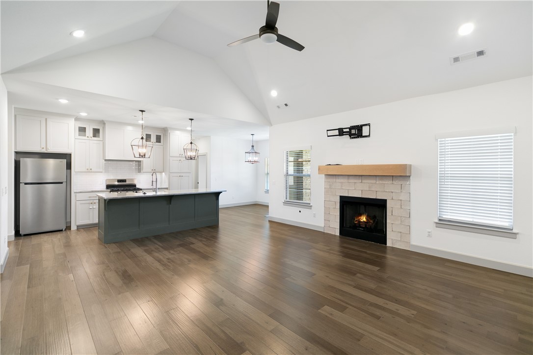 HAZELTON HEIGHTS PH 1-PEA RIDGE - Residential Lease