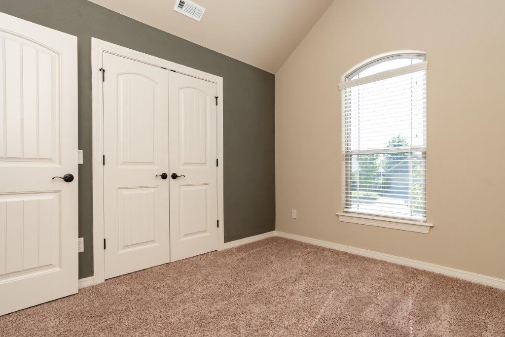 Garrett Road Sub Rogers - Residential Lease