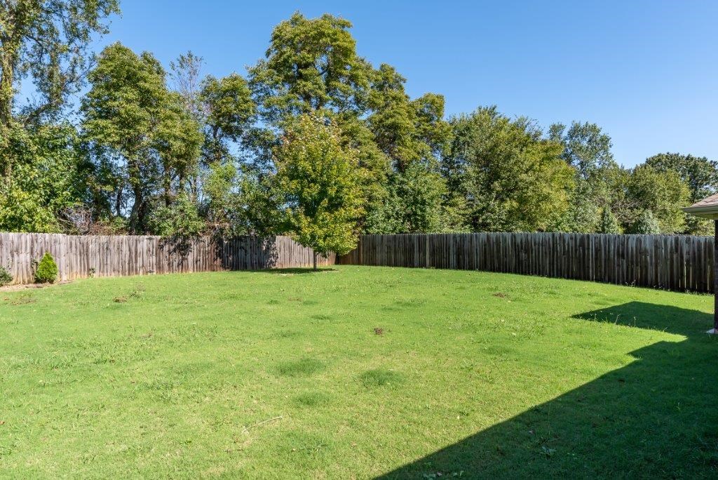 Garrett Road Sub Rogers - Residential Lease