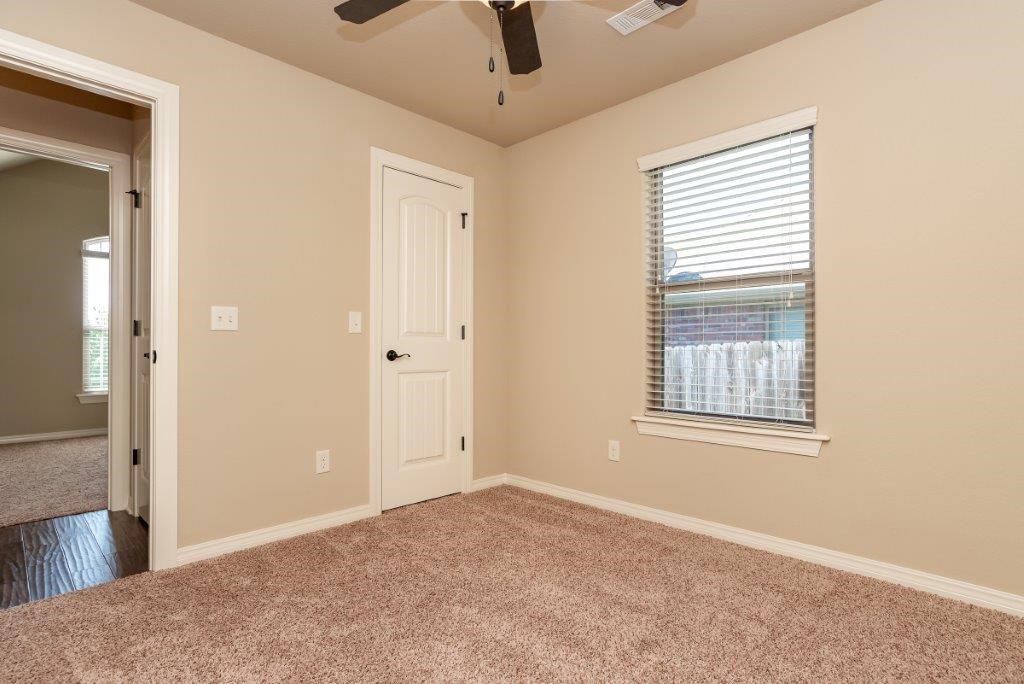 Garrett Road Sub Rogers - Residential Lease