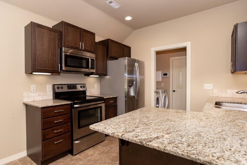 Garrett Road Sub Rogers - Residential Lease